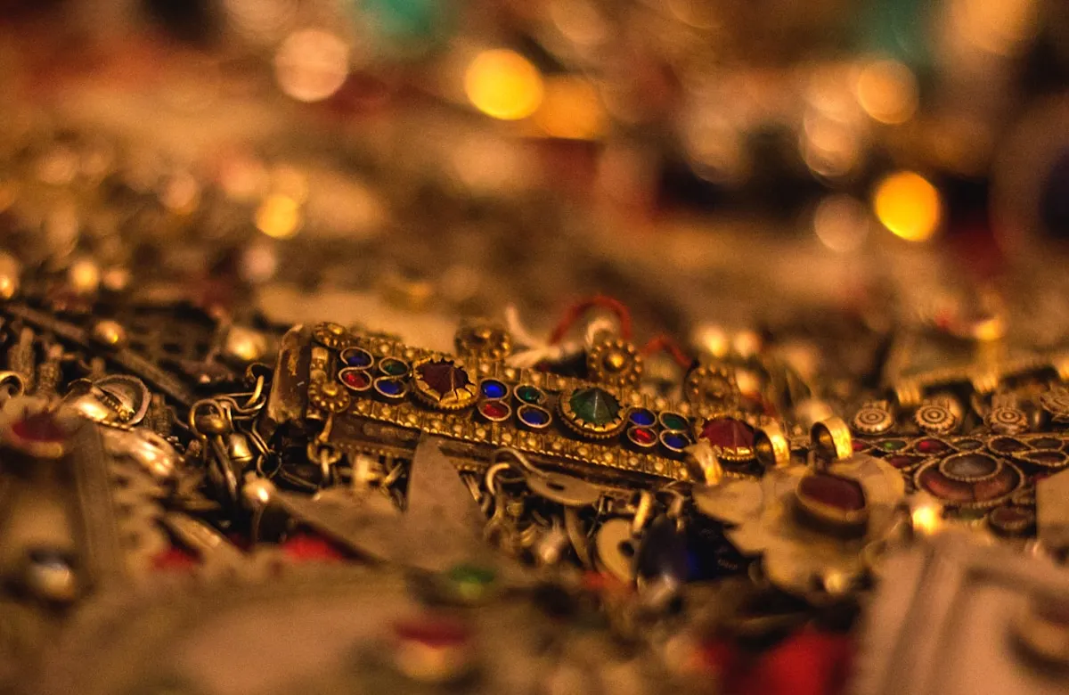 Ancient gold necklaces and jewelry representing the splendor of imperial gold craftsmanship